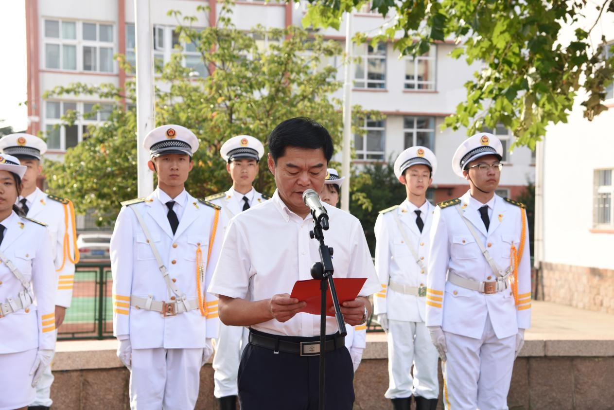 青島房產學校舉行“立德樹人、為人師表、清廉從教”師德倡議暨教師節宣誓活動